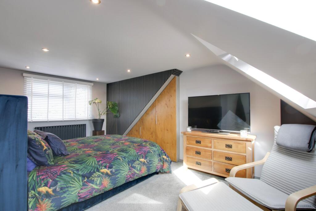 House in Portsmouth - More