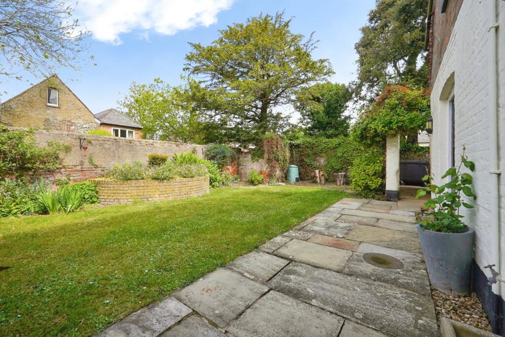 Main image of property: High Street, St. Margarets-at-Cliffe, Dover, Kent, CT15