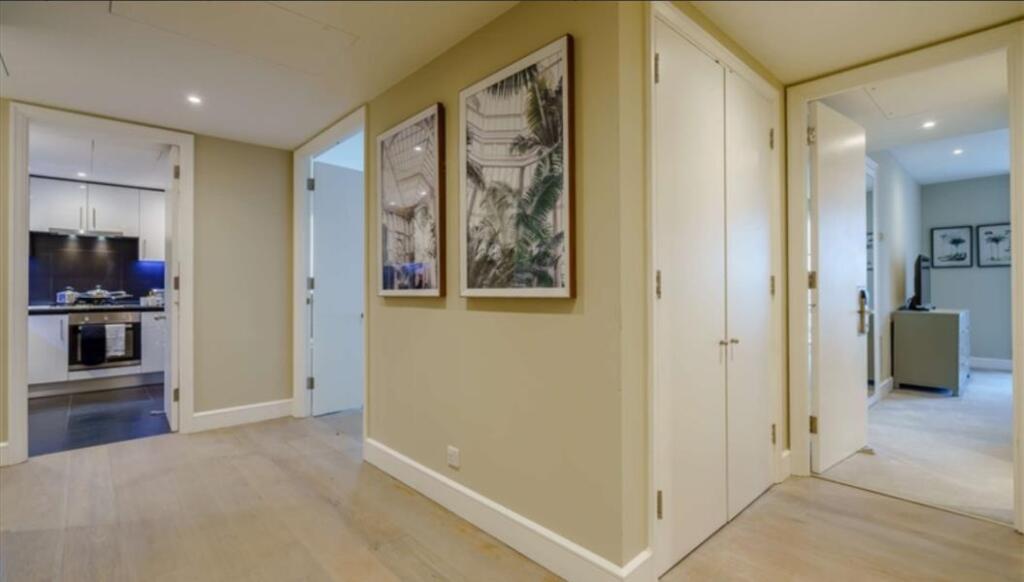 Apartment in London - More