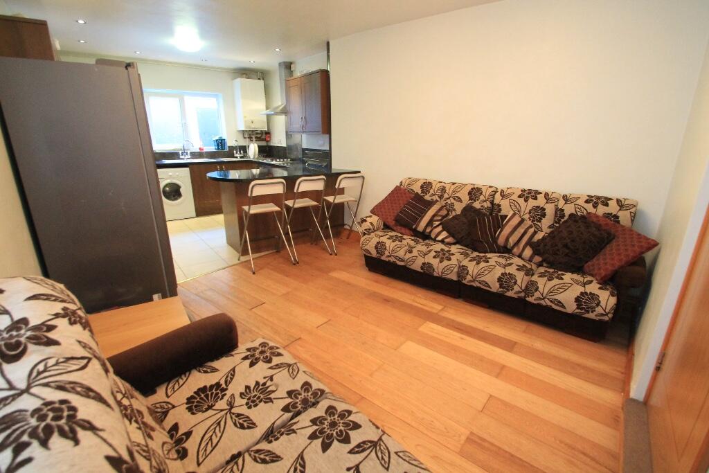 Miskin Street, Cardiff(City), CF24 - View 2