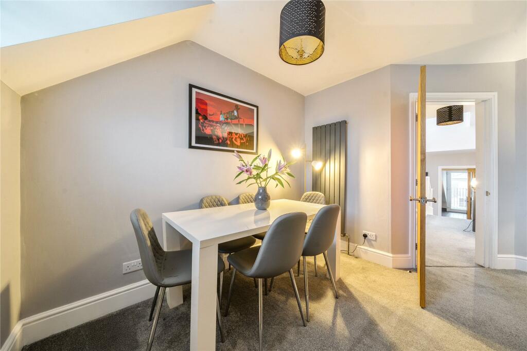 Flat 3, 3 Hollins Road, Harrogate, HG1 photo 4
