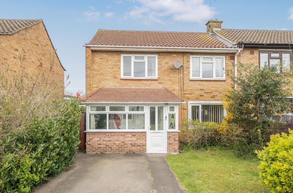 Main image of property: Tallis Road, Basildon, SS15