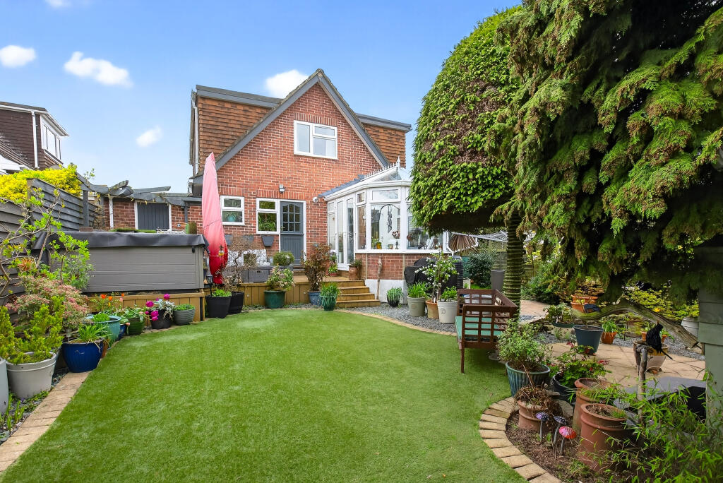 Main image of property: Locks Heath Park Road, Southampton, SO31