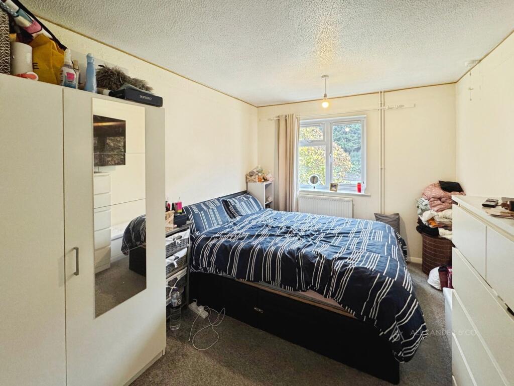 Apartment in Luton - View 5