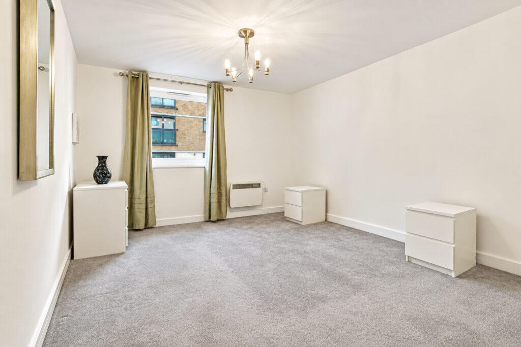 Apartment in Guildford - More
