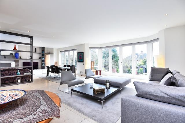 House in London - View 2