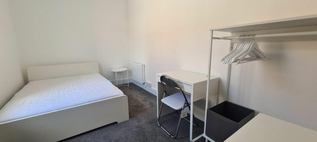 Main image of property: Flat 2, 4 Turnagain Lane, Canterbury