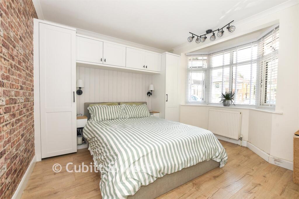 Apartment in Redhill - View 5