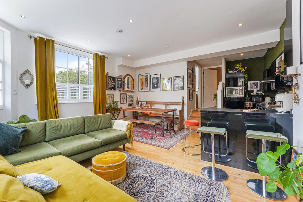 Main image of property: Sheen Road, Richmond, TW9