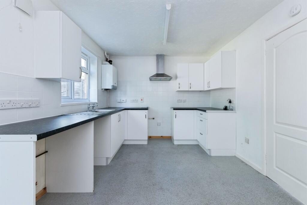 Mandale Road, Bournemouth photo 5