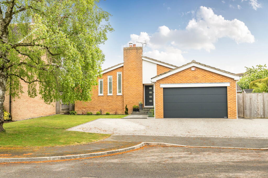 4-bed detached on Hall Close, Whissendine, Oakham, £625,000