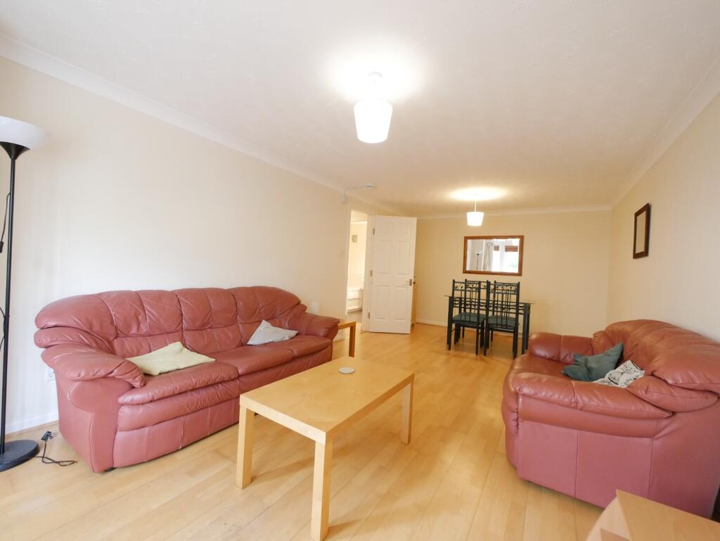 Apartment in Edinburgh - More