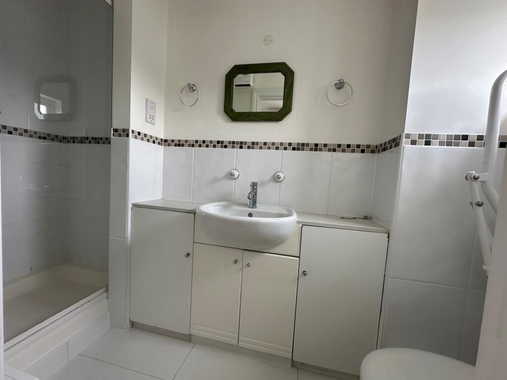 Apartment in Newport - View 5