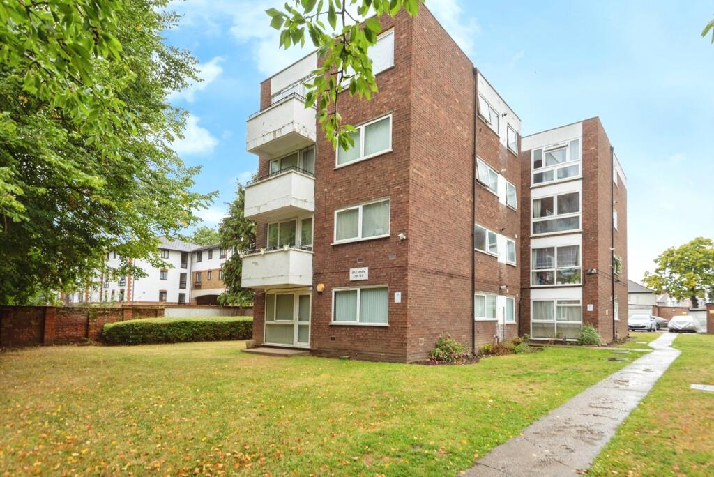 Main image of property: Lampton Road, Hounslow, TW3