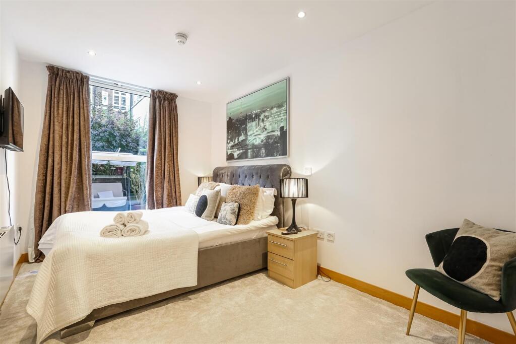 Apartment in London - View 5