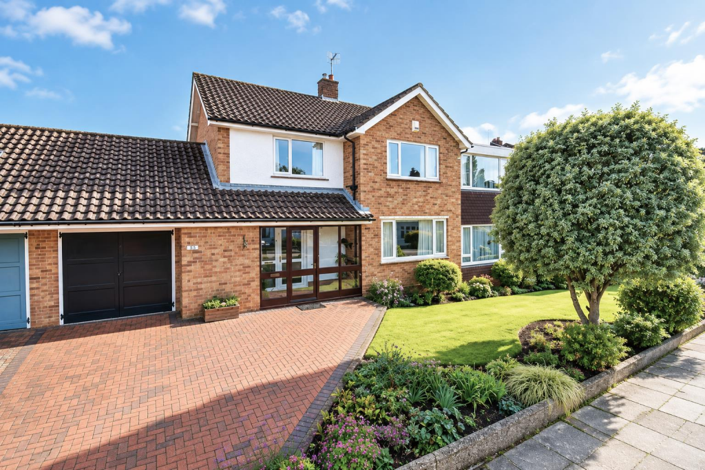 5-bed detached on Superb detached home on Coombe Bridge Avenue, Stoke Bishop, Bristol, £750,000