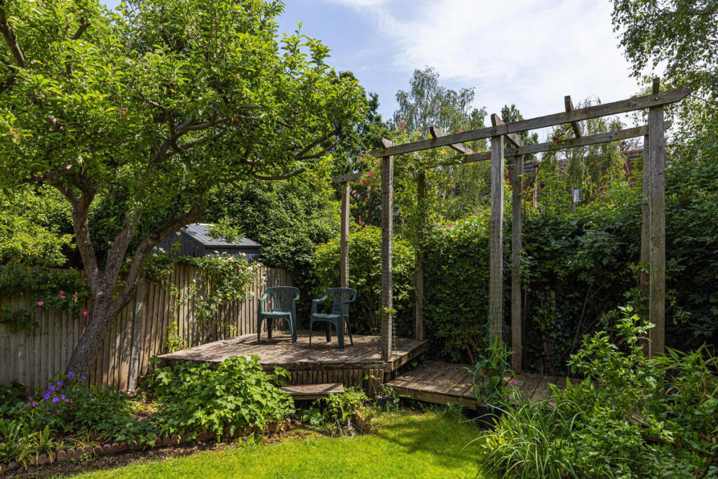House in London - View 3