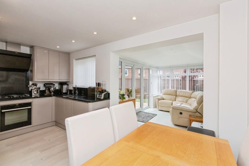 Wiltshire Crescent, Basingstoke, Hampshire, RG22 - More
