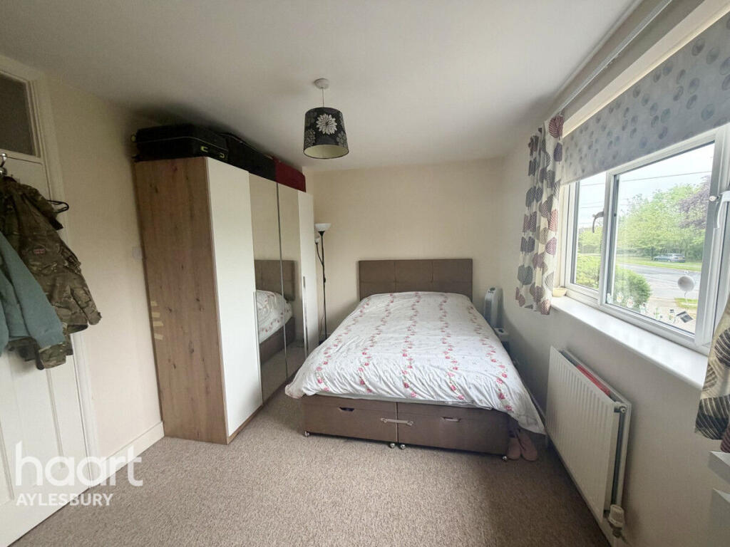House in Aylesbury, Quarrendon - More