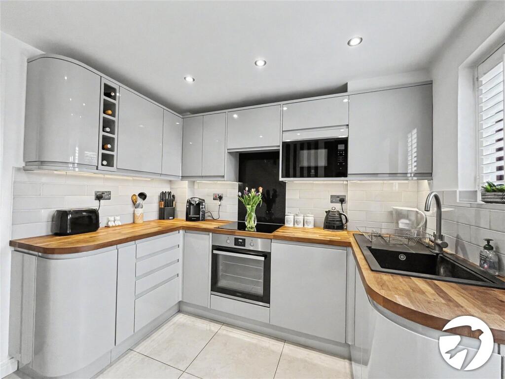 House in Chatham, Wayfield - View 4