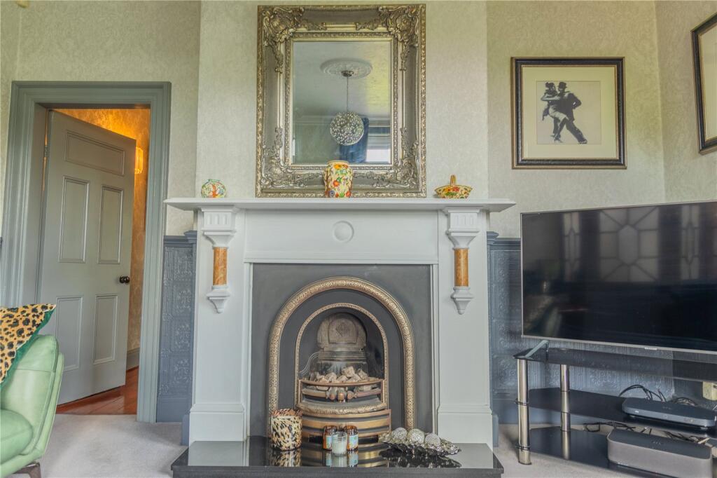 House in Oldham, Shaw and Crompton - View 4