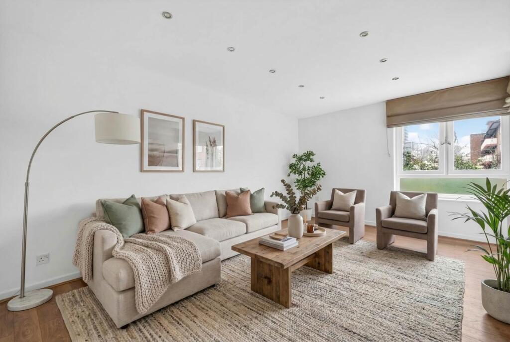 Main image of property: Ellen Street, Aldgate, E1