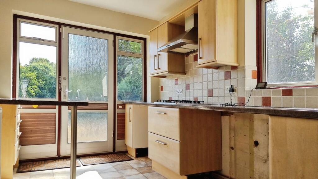 Dunstall Road, Barton-le-Clay, Bedfordshire, MK45 photo 4