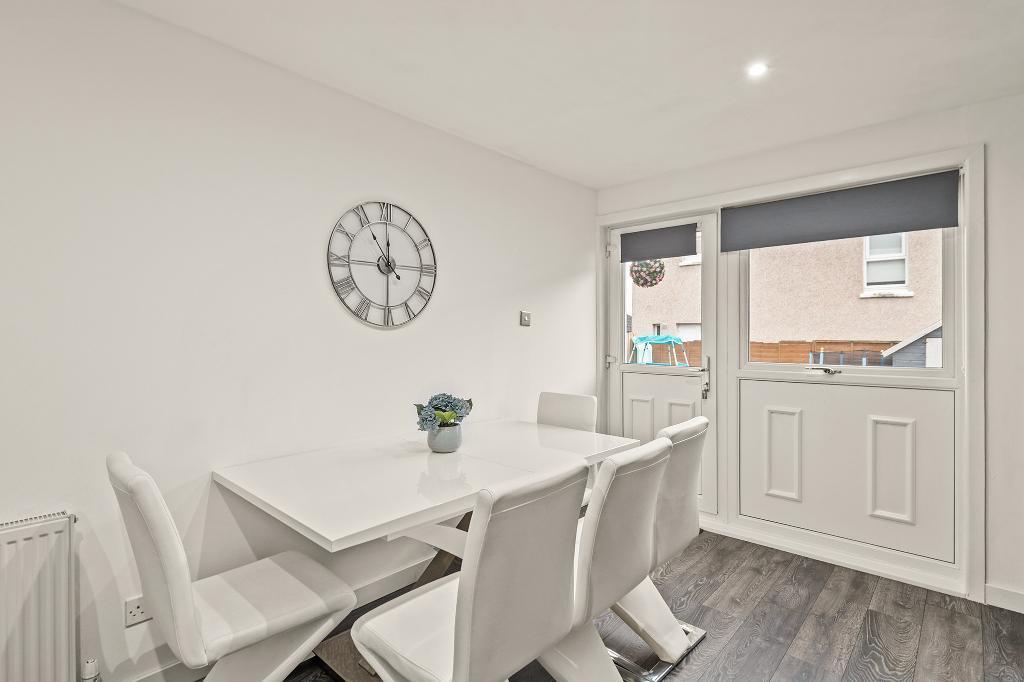 House in Stenhousemuir, Antonshill - View 5