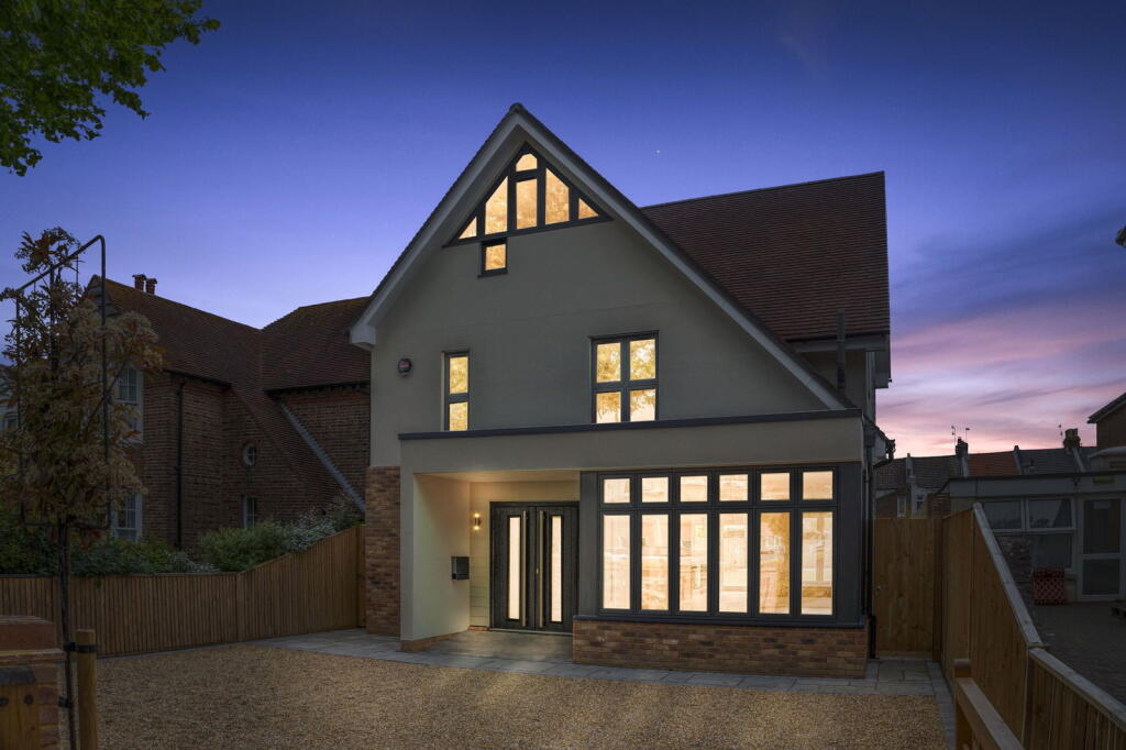 Homefield Road, Worthing, BN11 2HZ