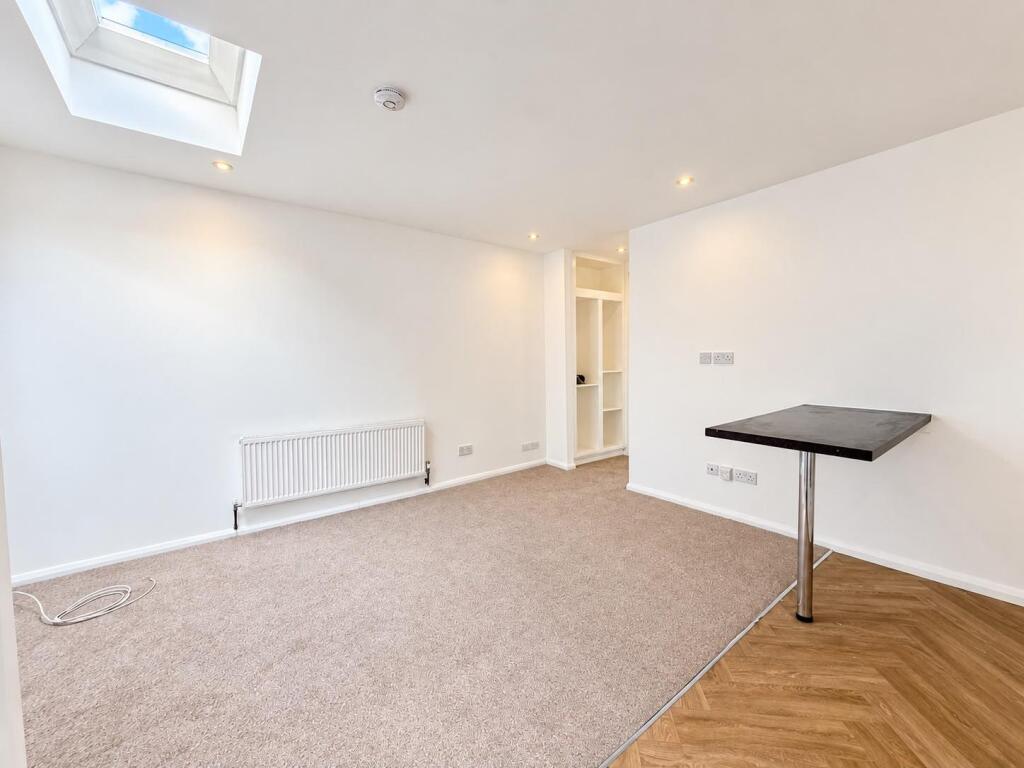 Apartment in London - View 4