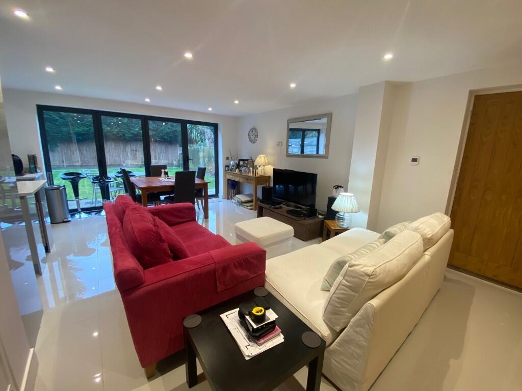 Jubilee Avenue, Ascot, Berkshire, SL5 photo 2