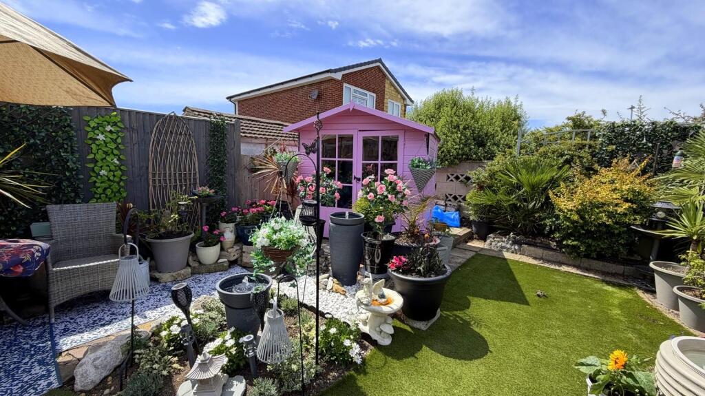 Cornwallis Close, Eastbourne - View 4