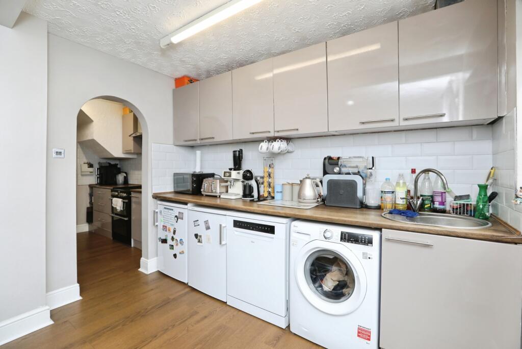House in Chatham, Medway - View 4