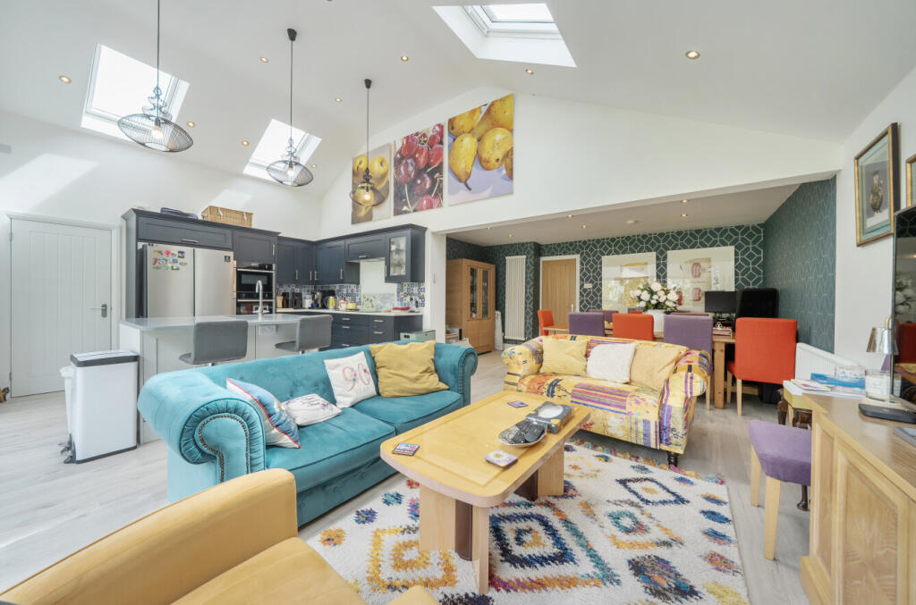 House in Chester, Mickle Trafford and District - More