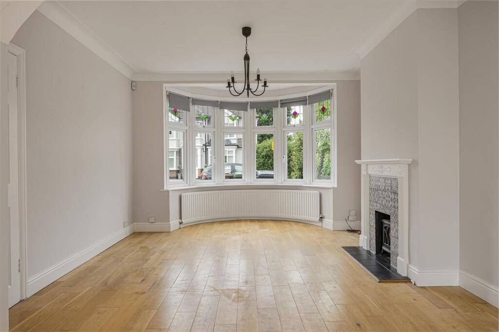 Balgonie Road, North Chingford - View 3