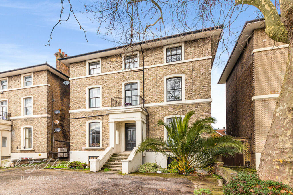 1-bed apartment on Shooters Hill Road, London, £250,000