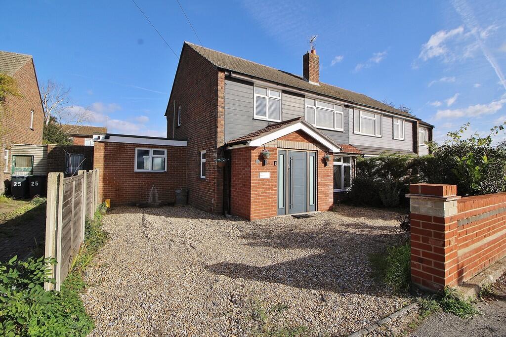 3-bed semi-detached on Mill Road, Waterlooville, £375,000