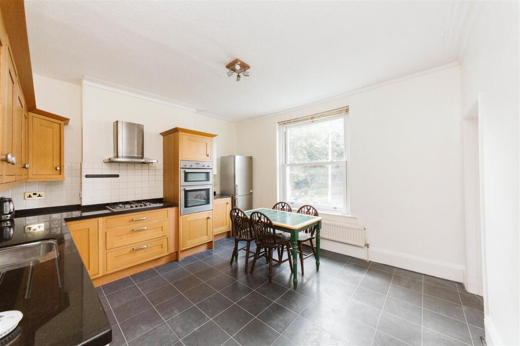 Apartment in Bristol, Westbury Park - View 4