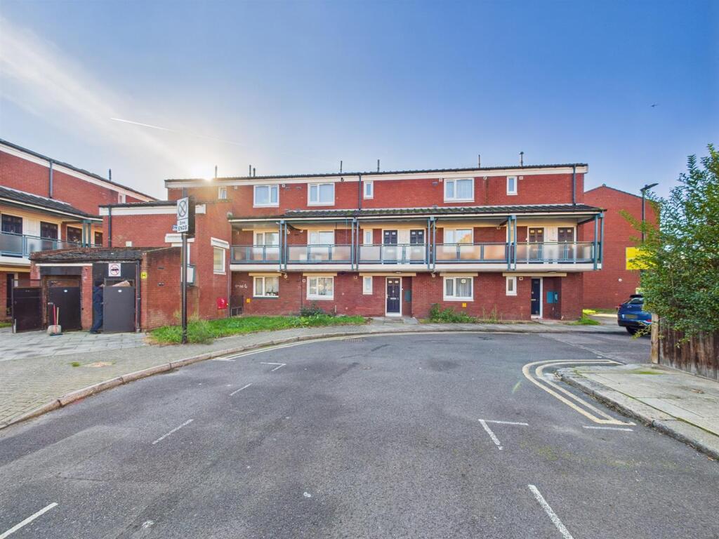 Main image of property: Victoria Crescent, London