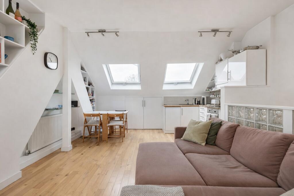 Main image of property: Garratt Lane, Earlsfield, London, SW18
