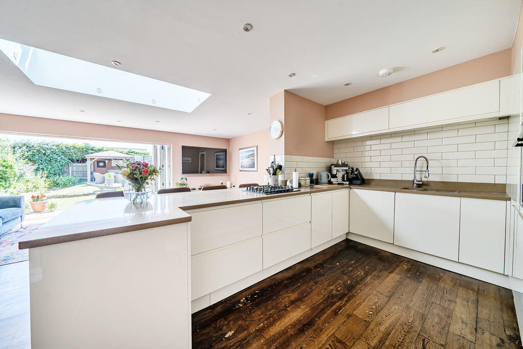Vectis Road, Alverstoke, Gosport, PO12 - More
