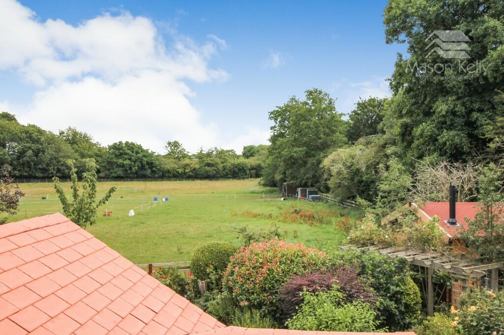 House in Milton Keynes, Great Linford - View 4