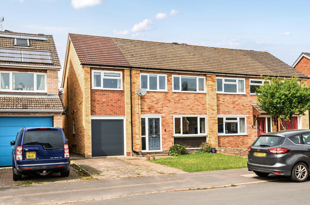 Main image of property: Oak Avenue, Owlsmoor, Sandhurst