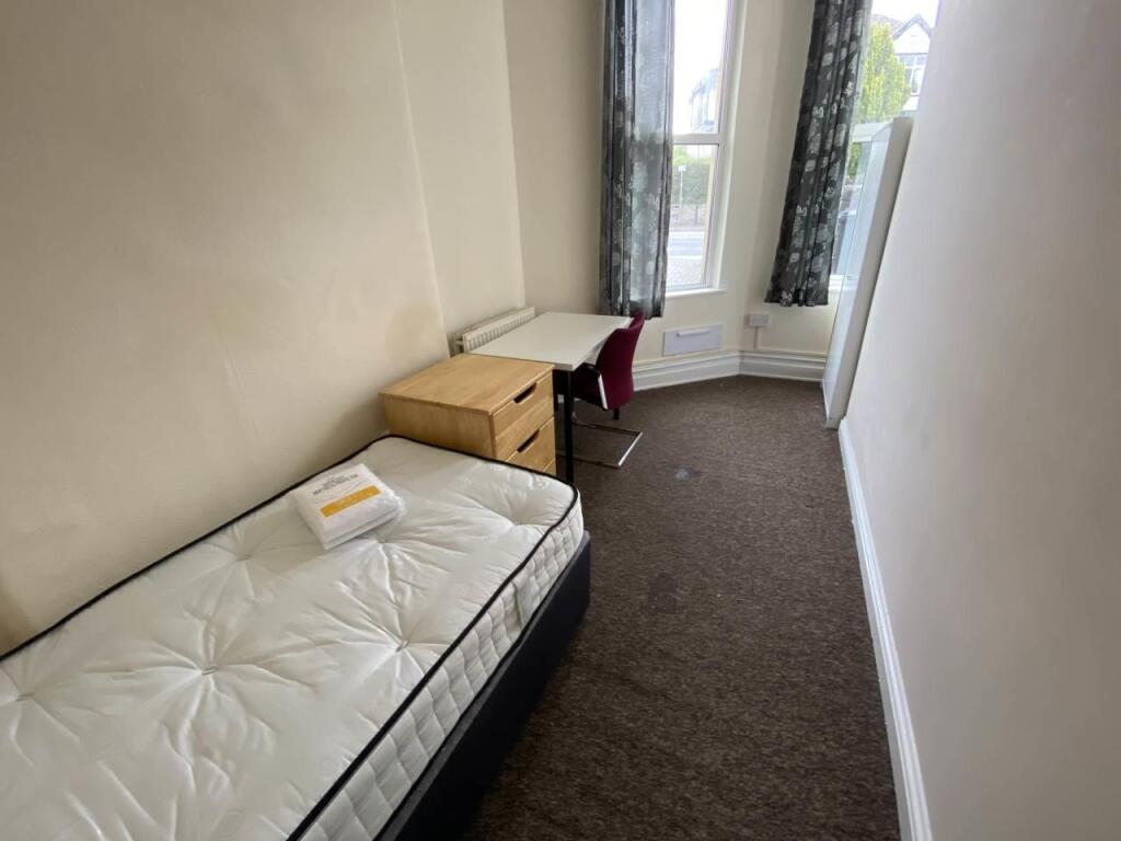 1 bedroom house share for rent