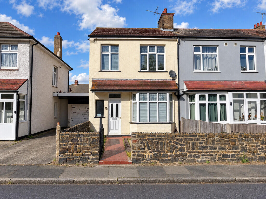 3-bed semi-detached on North Avenue, Southend On Sea, £340,000