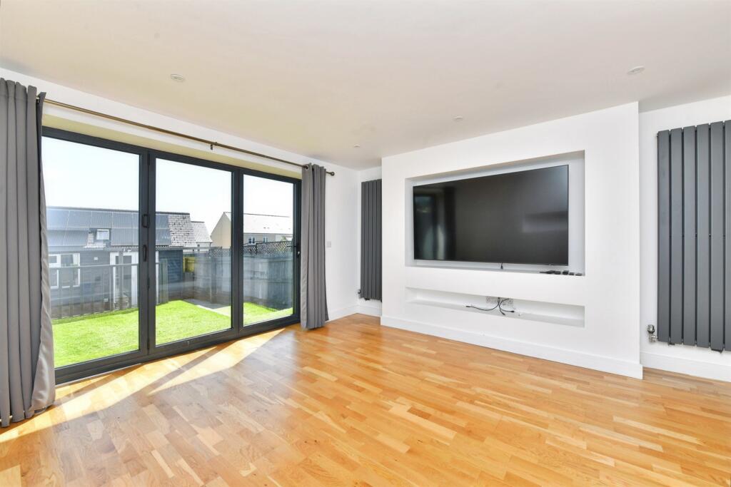 Callington Road, Saltash photo 3
