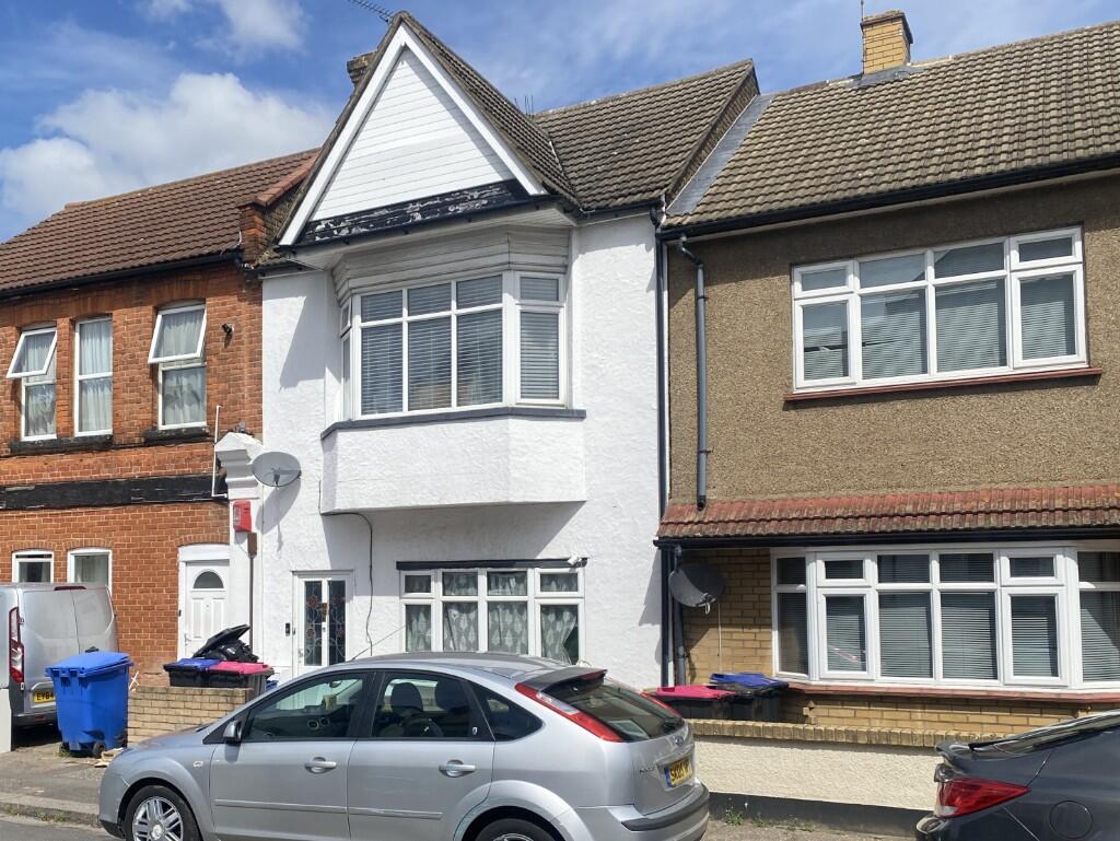 Main image of property: Westborough Road, Westcliff-On-Sea, Essex, SS0