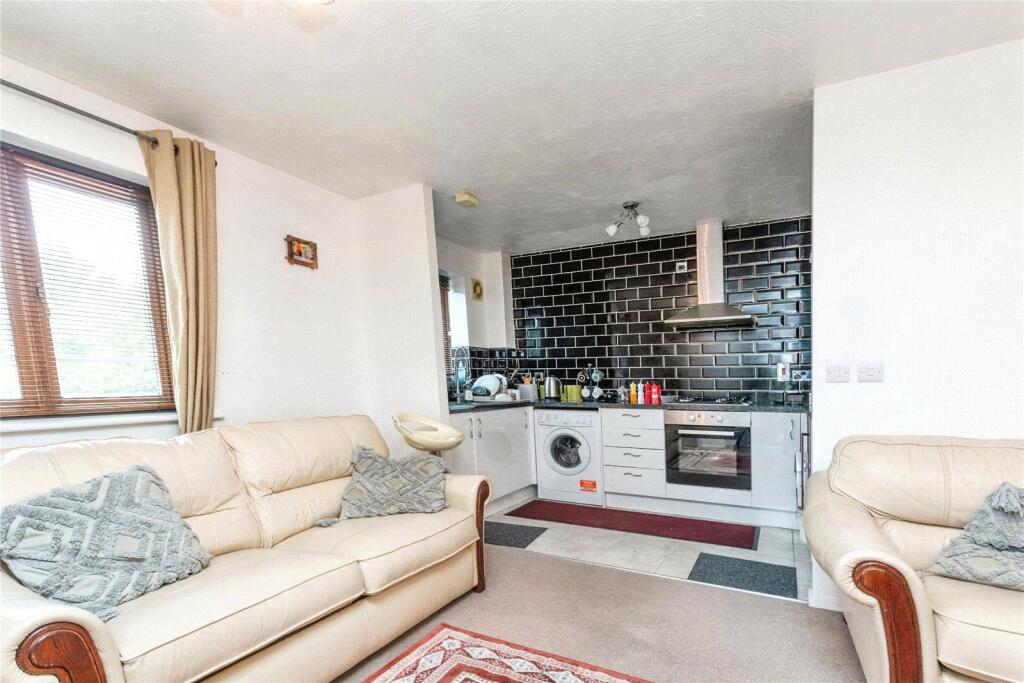 Apartment in Milton Keynes - View 5