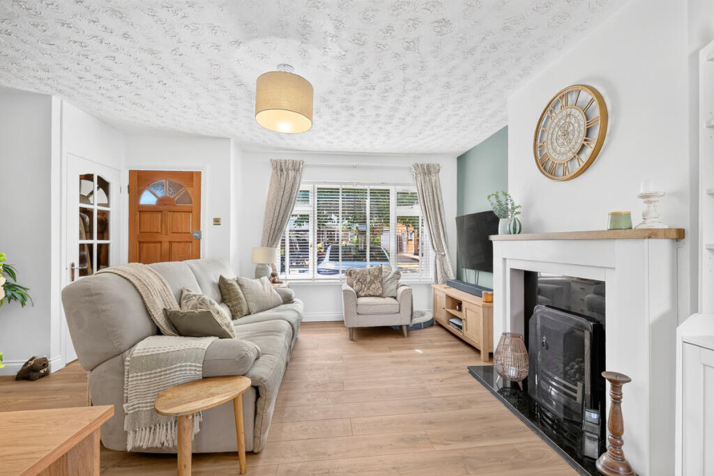 House in Southend-on-Sea - More