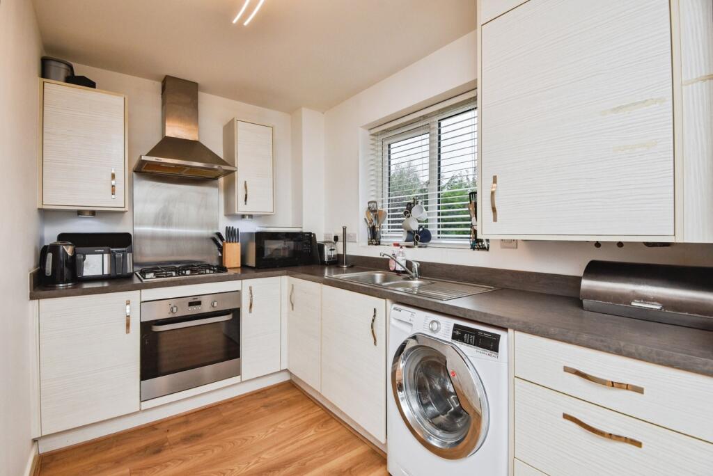 Fieldfare Close, Heysham, Morecambe, Lancashire, LA3 photo 2